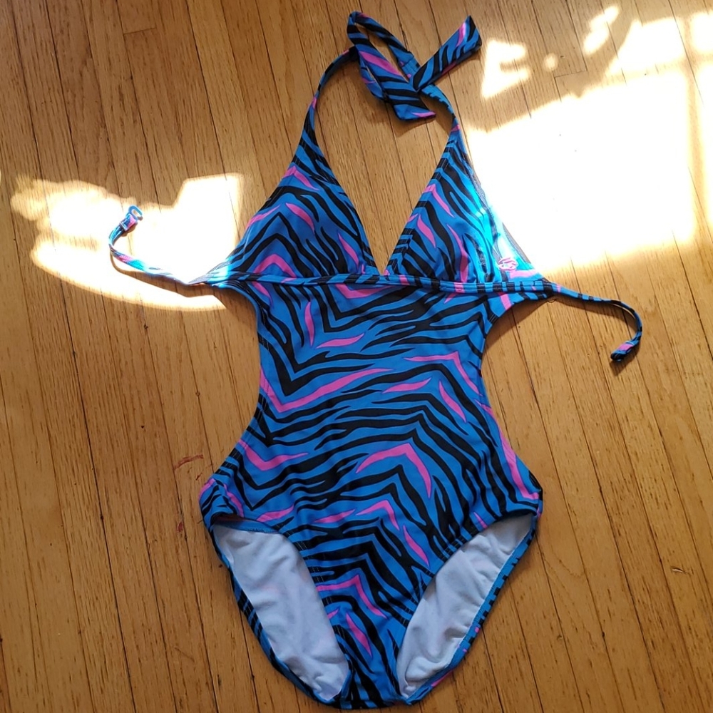 💙Host Pic Swim💙Billabong medium bathing suit